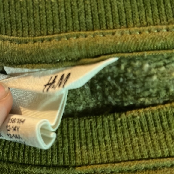 H&M Crewneck: Dark Green - Picture 4 of 4